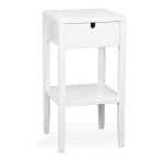 Klinte yöpöytä - saatavuus 1 kpl