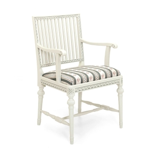 Kustavilainen tuoli käsinojilla