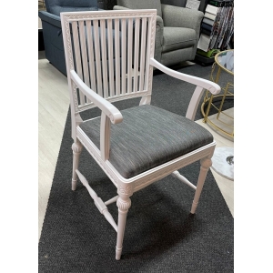 Kustavilainen Seniorituoli - tämä kappale