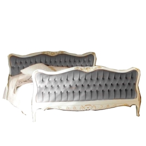 Talonpoikaisrokokoo sänky 160x200 cm verhoilulla päädyllä